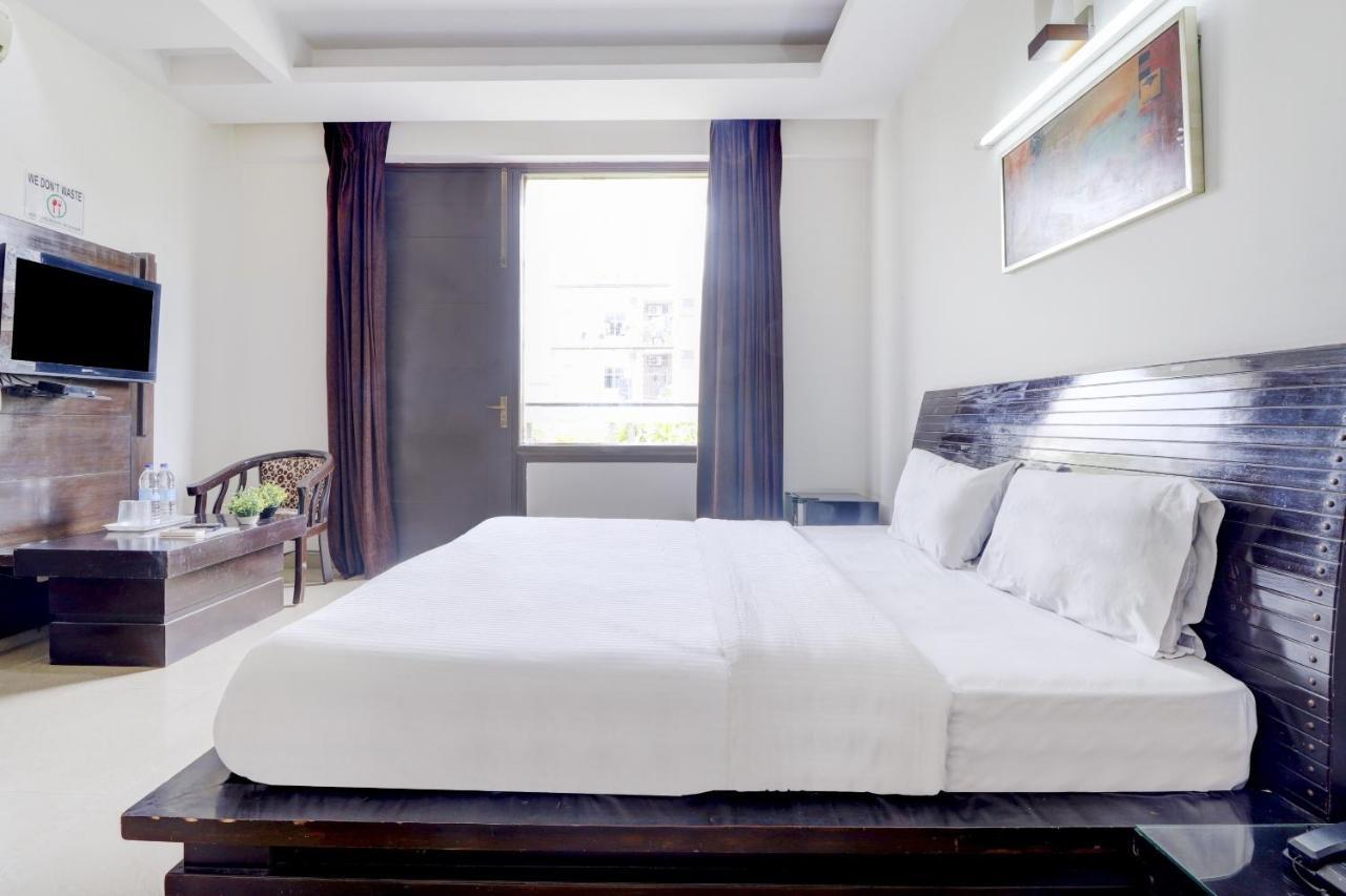 מלון Dreamz Hospitality גורגאון מראה חיצוני תמונה