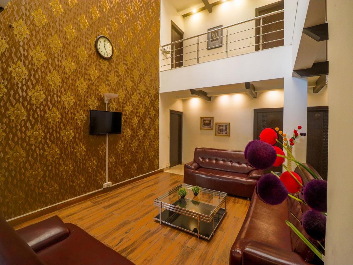 מלון Dreamz Hospitality גורגאון מראה חיצוני תמונה